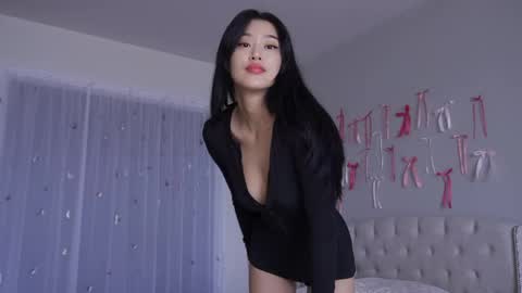 Snapshot of liavee chatting on May 17, 2:42 am Lia online show from May 17, 2:42 am
