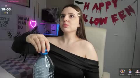 Snapshot of liawoow chatting on October 26, 7:58 am Lia online show from October 26, 7:58 am