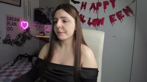 Snapshot of liawoow chatting on October 27, 7:56 am Lia online show from October 27, 7:56 am