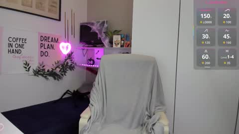 Snapshot of liawoow chatting on November 7, 8:03 am Lia online show from November 7, 8:03 am