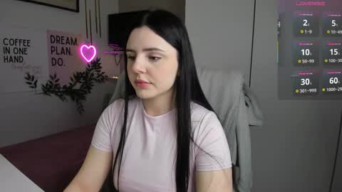 Snapshot of liawoow chatting on November 18, 7:35 am Lia online show from November 18, 7:35 am