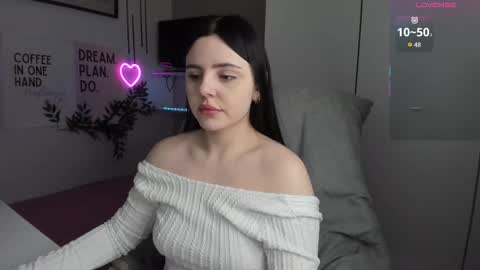 Snapshot of liawoow chatting on November 24, 8:36 am Lia online show from November 24, 8:36 am