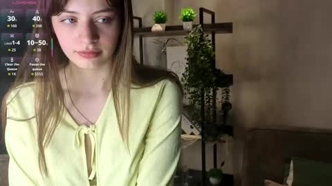 Snapshot of libbienoffsinger chatting on June 5, 1:23 am Ada online show from June 5, 1:23 am