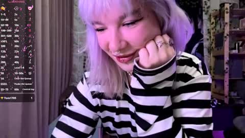 Lola online show from October 10, 7:35 pm