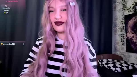 Lola online show from October 17, 7:38 pm