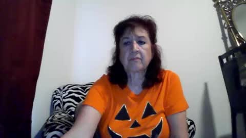 librawoman online show from October 27, 7:51 pm