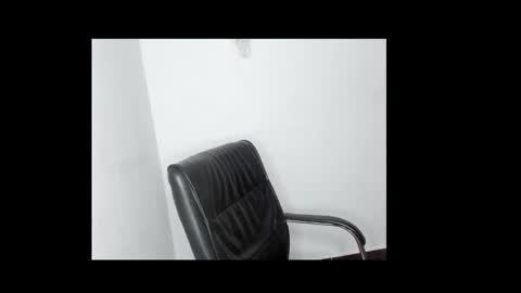 Snapshot of lick_pussyjuice chatting on February 23, 2:40 am kimani online show from February 23, 2:40 am