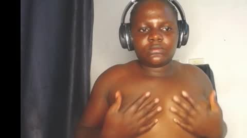 Snapshot of lick_pussyjuice chatting on November 16, 10:15 pm kimani online show from November 16, 10:15 pm