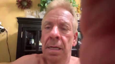 Snapshot of lickmysnowballs chatting on October 7, 8:11 am lickmysnowballs online show from October 7, 8:11 am