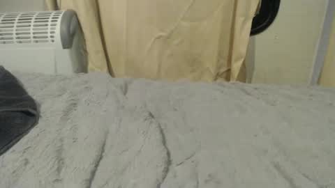 Snapshot of lickurlipz1 chatting on March 6, 6:59 pm lickurlipz1 online show from March 6, 6:59 pm