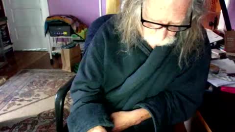 Snapshot of lickyouryoni chatting on September 28, 3:50 pm LickYourYoni online show from September 28, 3:50 pm