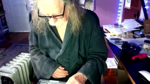 Snapshot of lickyouryoni chatting on October 2, 4:03 pm LickYourYoni online show from October 2, 4:03 pm