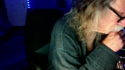 Snapshot of lickyouryoni chatting on October 29, 2:41 pm LickYourYoni online show from October 29, 2:41 pm