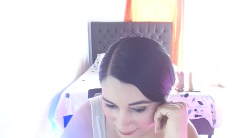 Snapshot of licy_klein chatting on June 9, 8:53 pm Isa online show from June 9, 8:53 pm