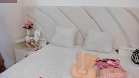 Emily  online show from March 29, 2:50 pm