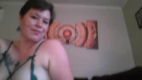 life_as_lindz online show from October 19, 5:35 pm