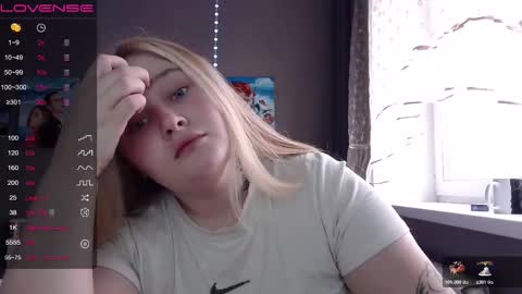 light_lunaa online show from October 26, 7:14 am