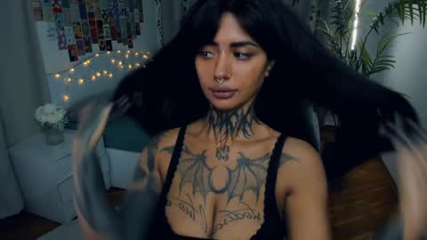 Snapshot of light_my_f1re chatting on November 9, 6:23 am Melissa online show from November 9, 6:23 am