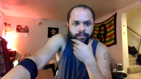 Snapshot of lightskinned666 chatting on May 17, 12:41 am lightskinned666 online show from May 17, 12:41 am