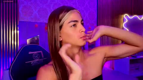 LIHIAN online show from April 14, 12:22 pm