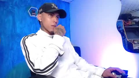 Snapshot of liiaam_lee_ chatting on January 10, 12:47 pm Daniel online show from January 10, 12:47 pm