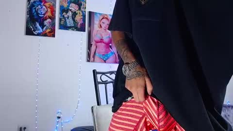 Snapshot of liiaam_lee_ chatting on September 11, 1:44 pm Daniel online show from September 11, 1:44 pm