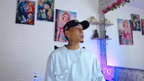 Snapshot of liiaam_lee_ chatting on September 14, 2:05 pm Daniel online show from September 14, 2:05 pm