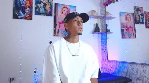 Snapshot of liiaam_lee_ chatting on September 28, 12:54 pm Daniel online show from September 28, 12:54 pm