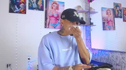 Snapshot of liiaam_lee_ chatting on September 29, 1:38 pm Daniel online show from September 29, 1:38 pm