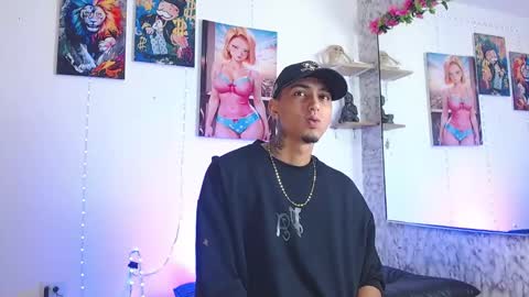 Snapshot of liiaam_lee_ chatting on October 5, 12:47 pm Daniel online show from October 5, 12:47 pm