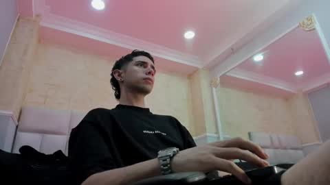 Snapshot of liiamhudson_ chatting on February 16, 10:21 am L I I A M online show from February 16, 10:21 am