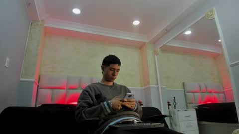 Snapshot of liiamhudson_ chatting on February 17, 4:31 am L I I A M online show from February 17, 4:31 am