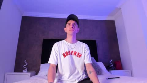 Snapshot of liiamhudson_ chatting on February 19, 1:51 am L I I A M online show from February 19, 1:51 am