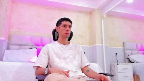 Snapshot of liiamhudson_ chatting on March 5, 4:24 am L I I A M online show from March 5, 4:24 am