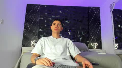 Snapshot of liiamhudson_ chatting on March 10, 4:38 am L I I A M online show from March 10, 4:38 am