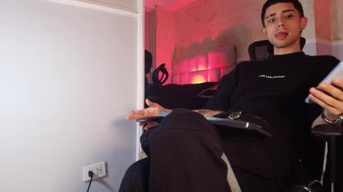 Snapshot of liiamhudson_ chatting on March 11, 10:51 am L I I A M online show from March 11, 10:51 am