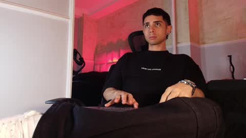 Snapshot of liiamhudson_ chatting on March 11, 1:56 pm L I I A M online show from March 11, 1:56 pm