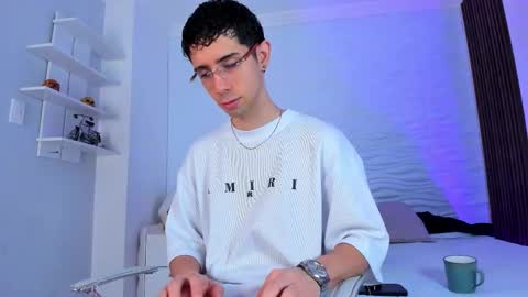 Snapshot of liiamhudson_ chatting on September 27, 6:13 pm L I I A M online show from September 27, 6:13 pm