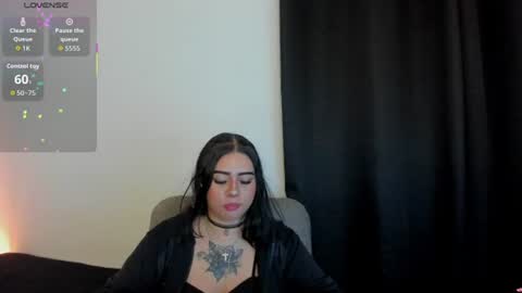 Snapshot of liily_moore chatting on June 20, 5:10 am Lily Moore online show from June 20, 5:10 am