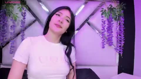 Snapshot of liinzy_rouse chatting on July 25, 4:26 pm Brittany online show from July 25, 4:26 pm