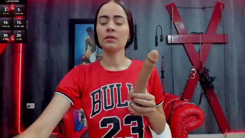 Nini - online show from November 18, 1:15 pm