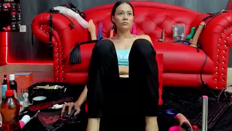 Nini - online show from February 18, 11:28 am