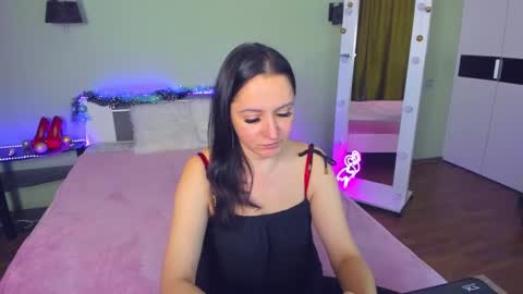 Snapshot of likaa_likaa chatting on December 6, 3:22 pm Lika online show from December 6, 3:22 pm