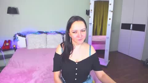 Snapshot of likaa_likaa chatting on December 8, 3:56 pm Lika online show from December 8, 3:56 pm