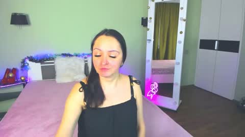 Snapshot of likaa_likaa chatting on December 13, 7:25 am Lika online show from December 13, 7:25 am