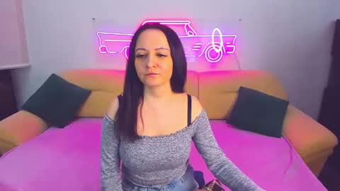 Snapshot of likaa_likaa chatting on December 18, 8:42 am Lika online show from December 18, 8:42 am