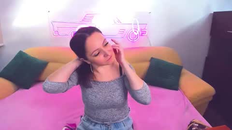 Snapshot of likaa_likaa chatting on December 18, 11:45 am Lika online show from December 18, 11:45 am