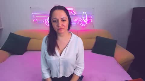 Snapshot of likaa_likaa chatting on December 19, 8:23 am Lika online show from December 19, 8:23 am