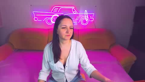 Snapshot of likaa_likaa chatting on January 13, 2:32 pm Lika online show from January 13, 2:32 pm