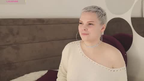 likaaberry online show from October 2, 12:01 pm